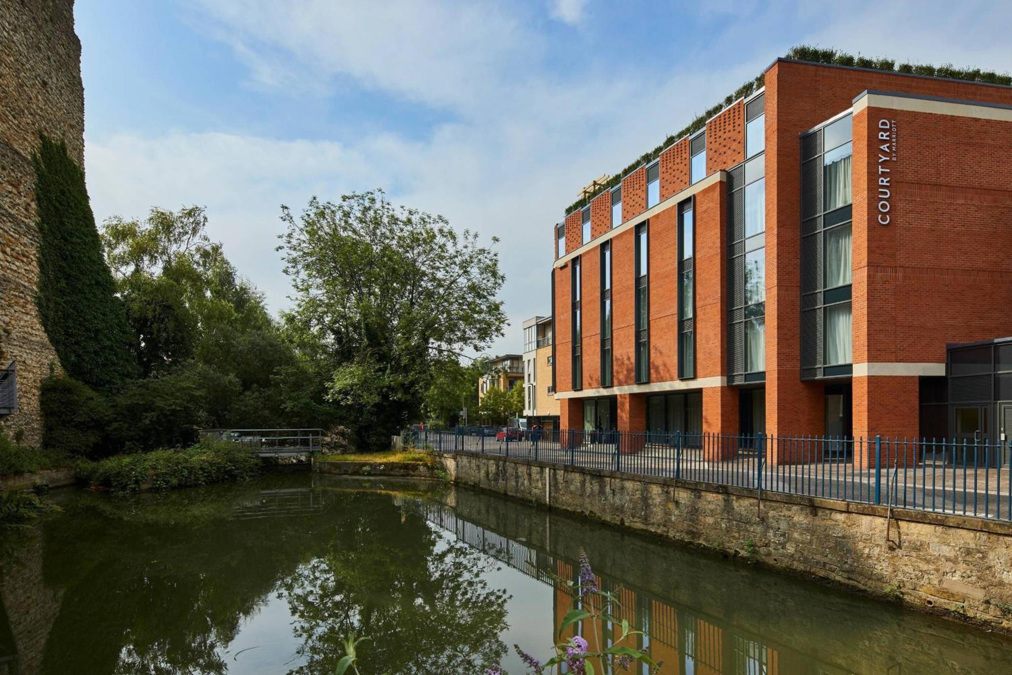 Courtyard By Marriott Oxford City Centre Exteriör bild